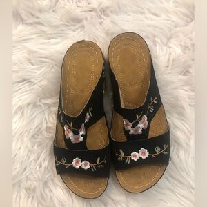 Super cute size 43/11 ladies sandals